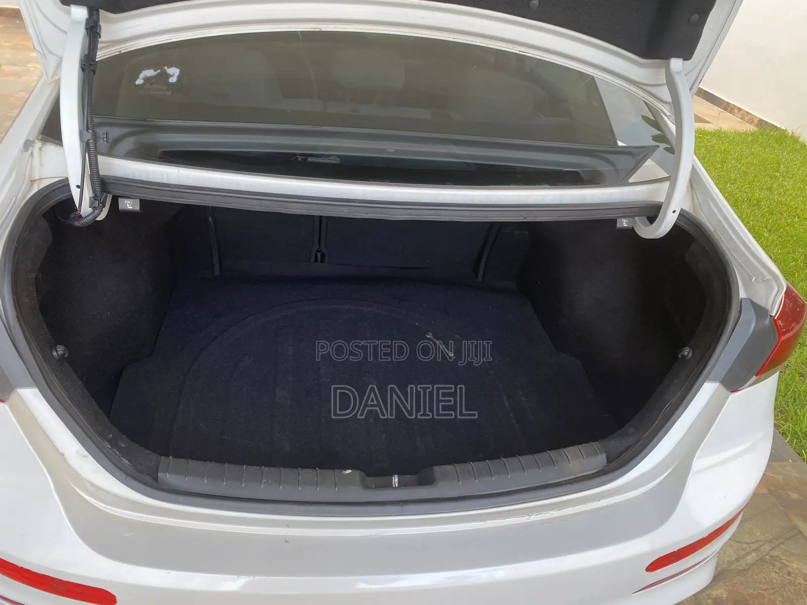 Hyundai Elantra ECO Sedan FWD (1.4L 4cyl 7A) 2017 White