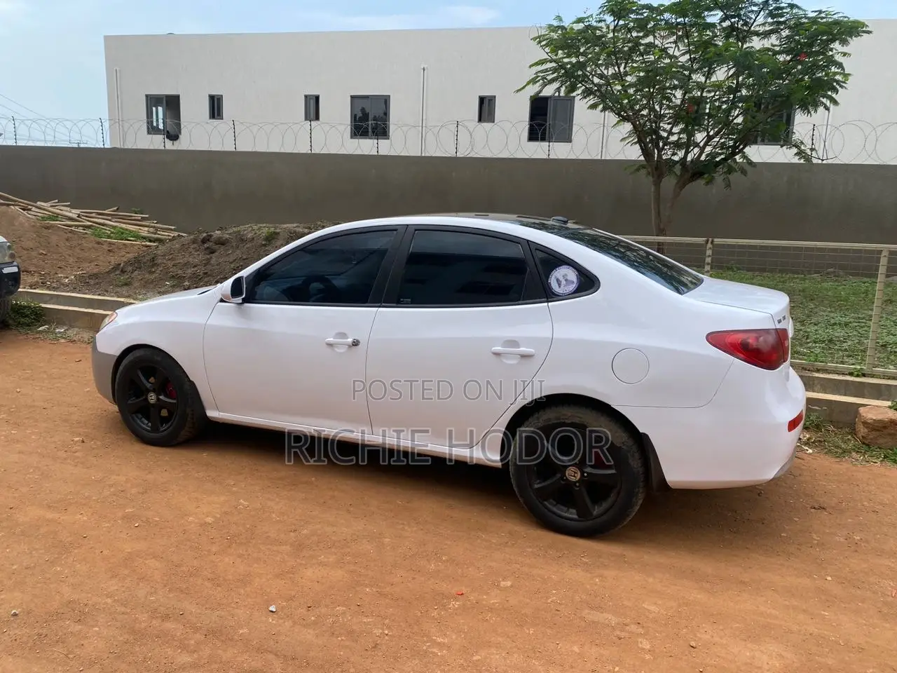 Hyundai Elantra 2010 White