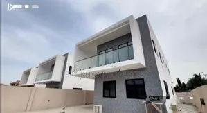 4bdrm Mansion in Adjiriganor, Boundary Road Area for sale