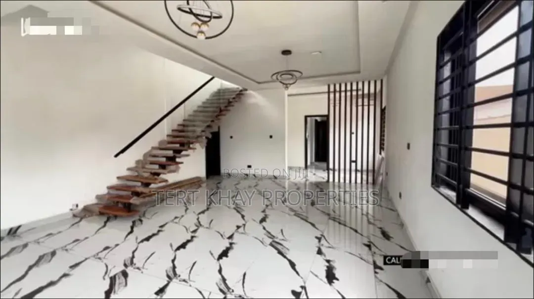 4bdrm Mansion in Adjiriganor, Boundary Road Area for sale