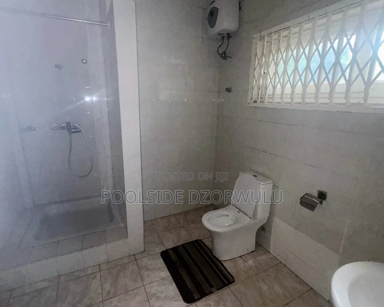 3bdrm Apartment in Pickmix Residential, Shopping Arcade Area for rent