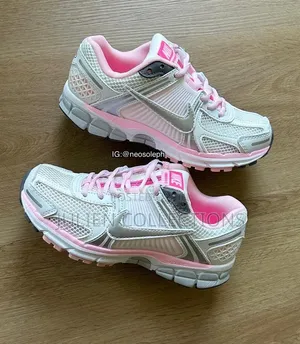 Nike Air Trainers React Pink Silver