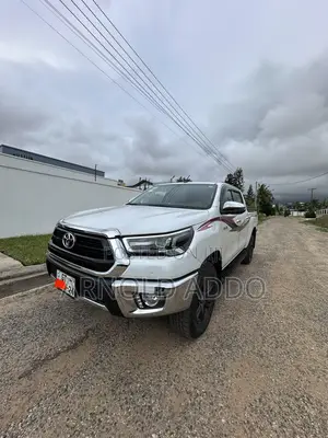 Toyota Hilux Revo Double Cab Deisel 2.4 AWD 2022 White