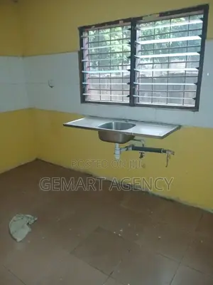 2bdrm House in Taifas Mr. Agyei for rent
