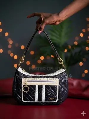 Vintage Y2k Style Black Quilted Nylon Shoulder Bag – Sporty Chic