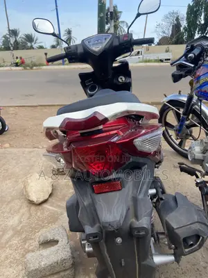 Piaggio Scooter 2023 Red