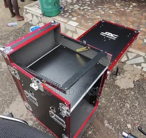 Jac Pro Audio 16u Flight Case Mixer Rack With an Attached Table
