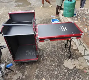 Jac Pro Audio 16u Flight Case Mixer Rack With an Attached Table