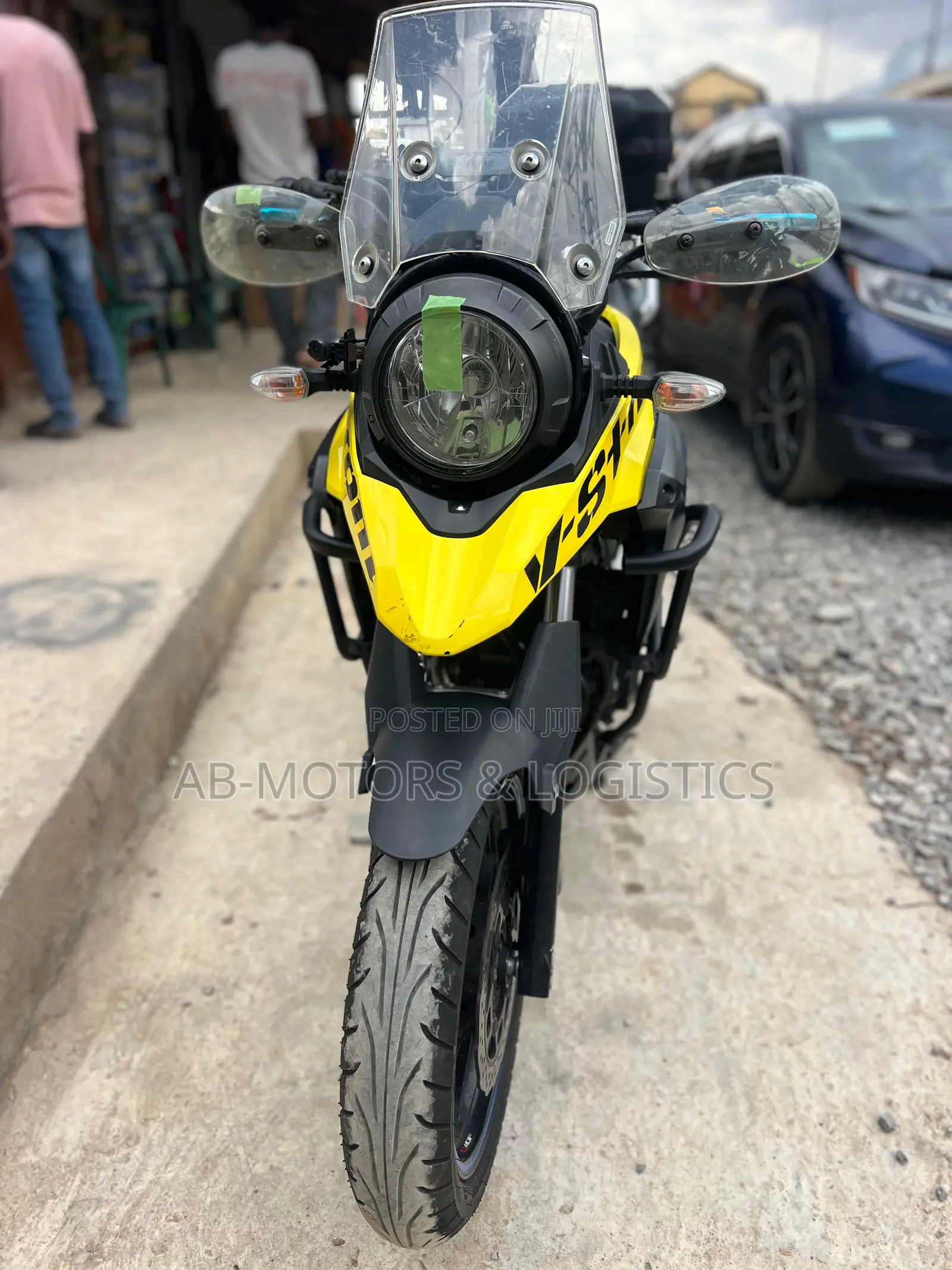Suzuki V-Strom 2023 Yellow