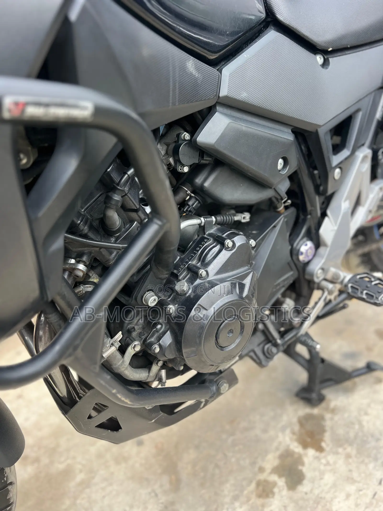 Suzuki V-Strom 2023 Yellow