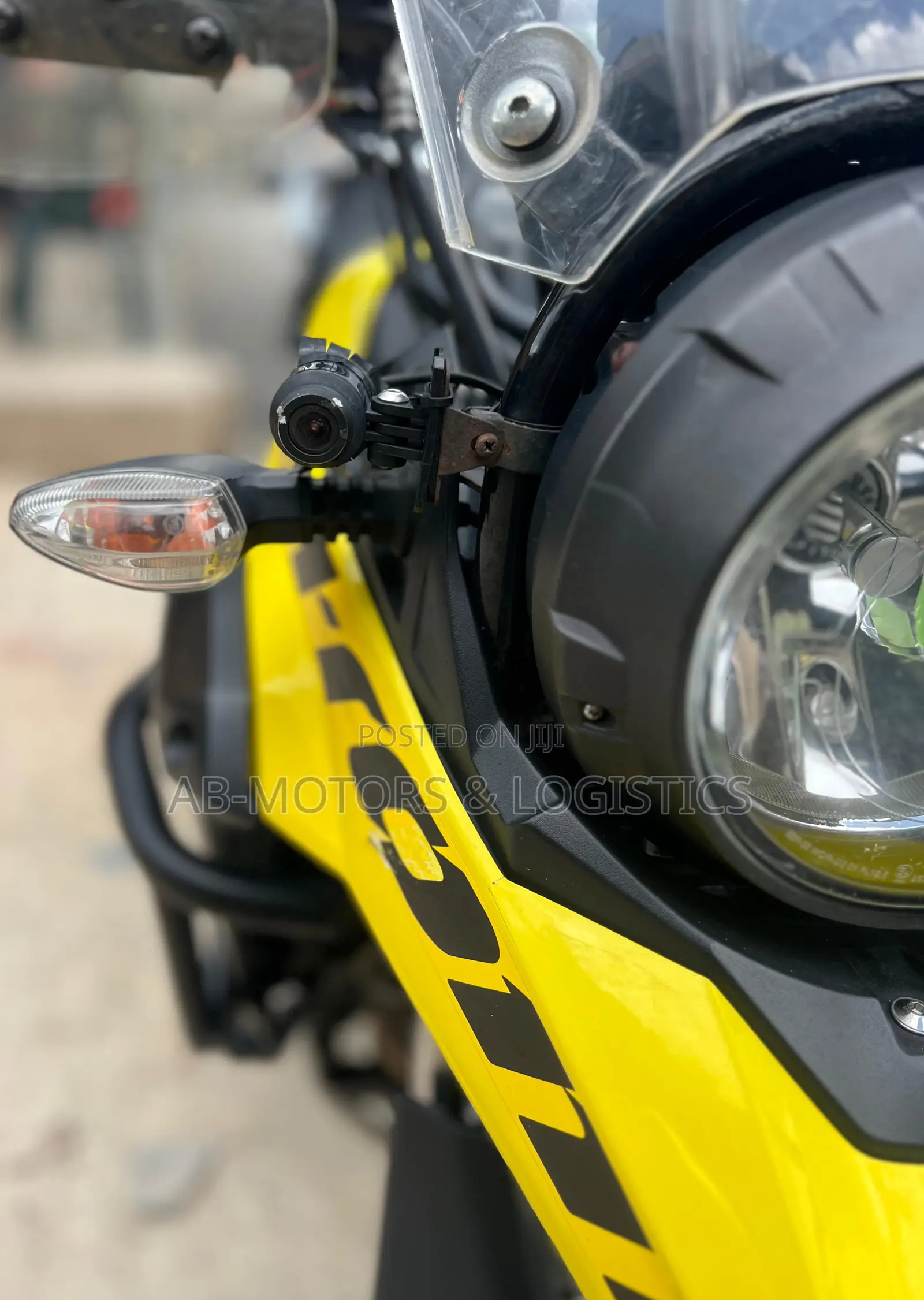 Suzuki V-Strom 2023 Yellow