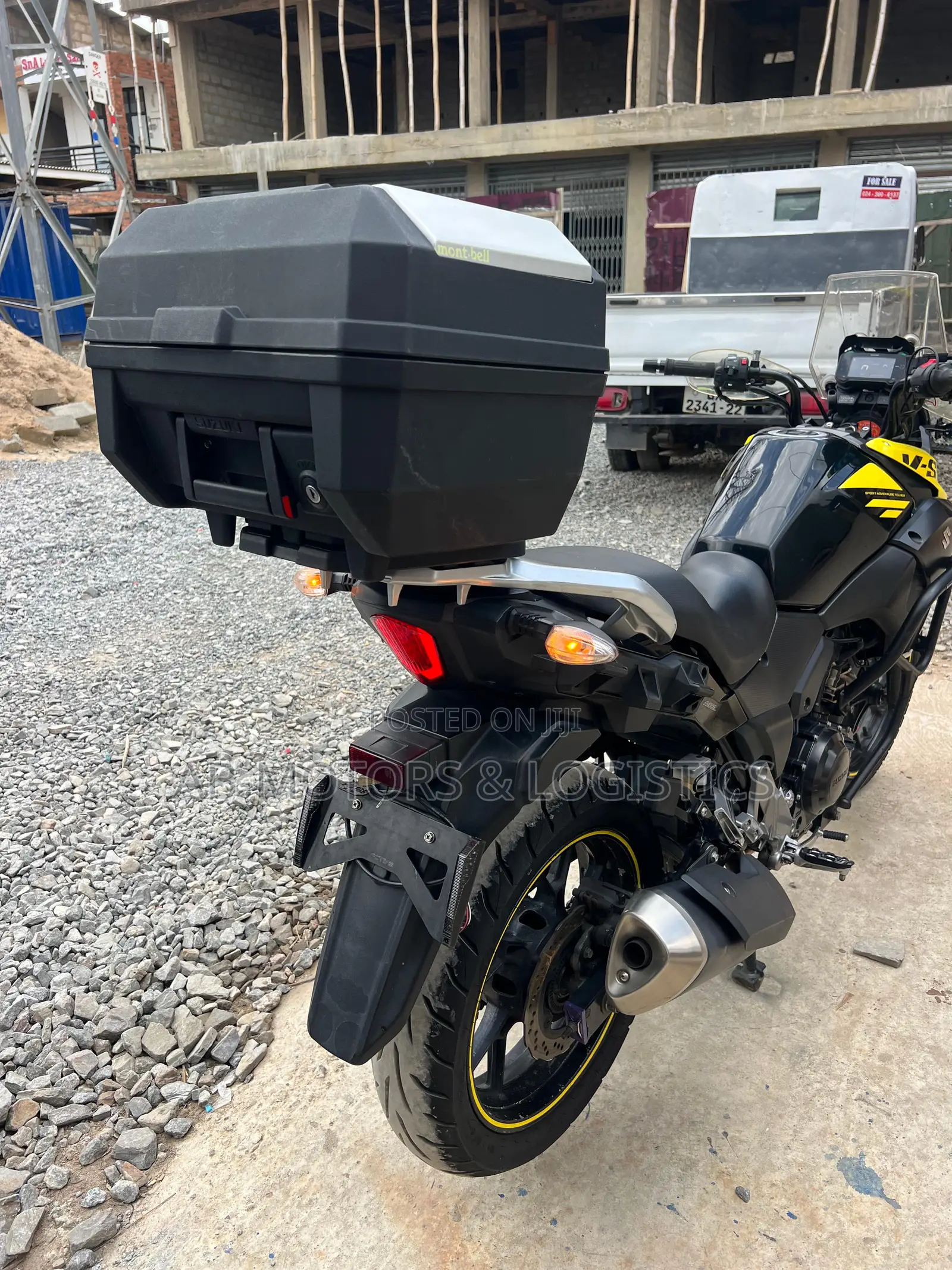 Suzuki V-Strom 2023 Yellow