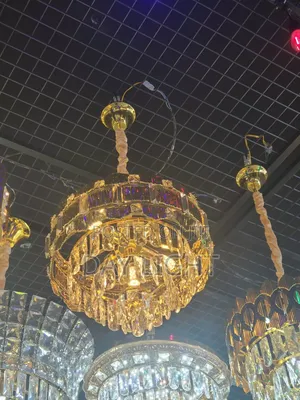 Size 400 Chandelier Light.
