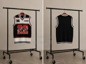 Men’S v-Neck Knitted Sweater Vest – Black White