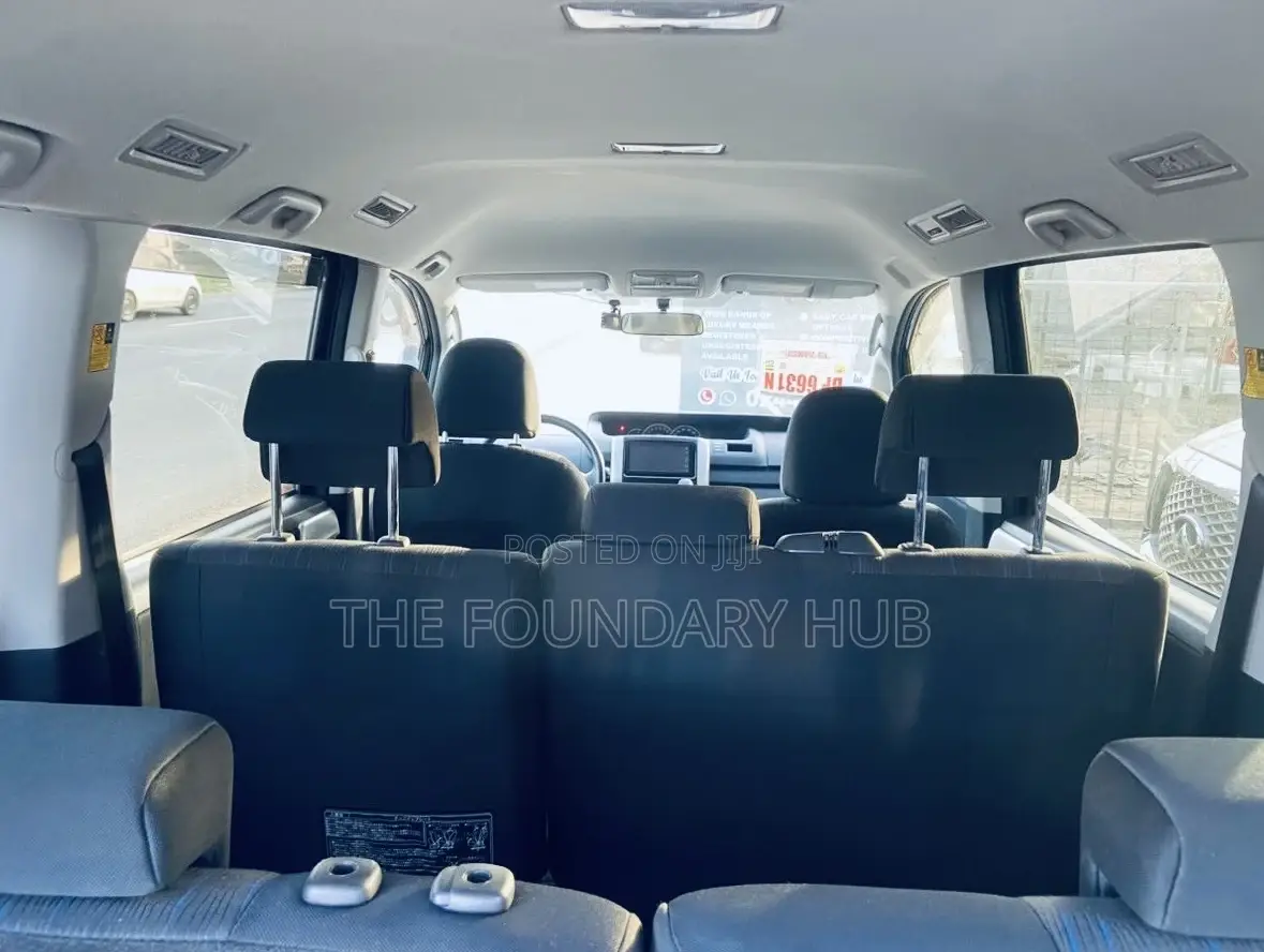 Toyota Voxy 2013 Black