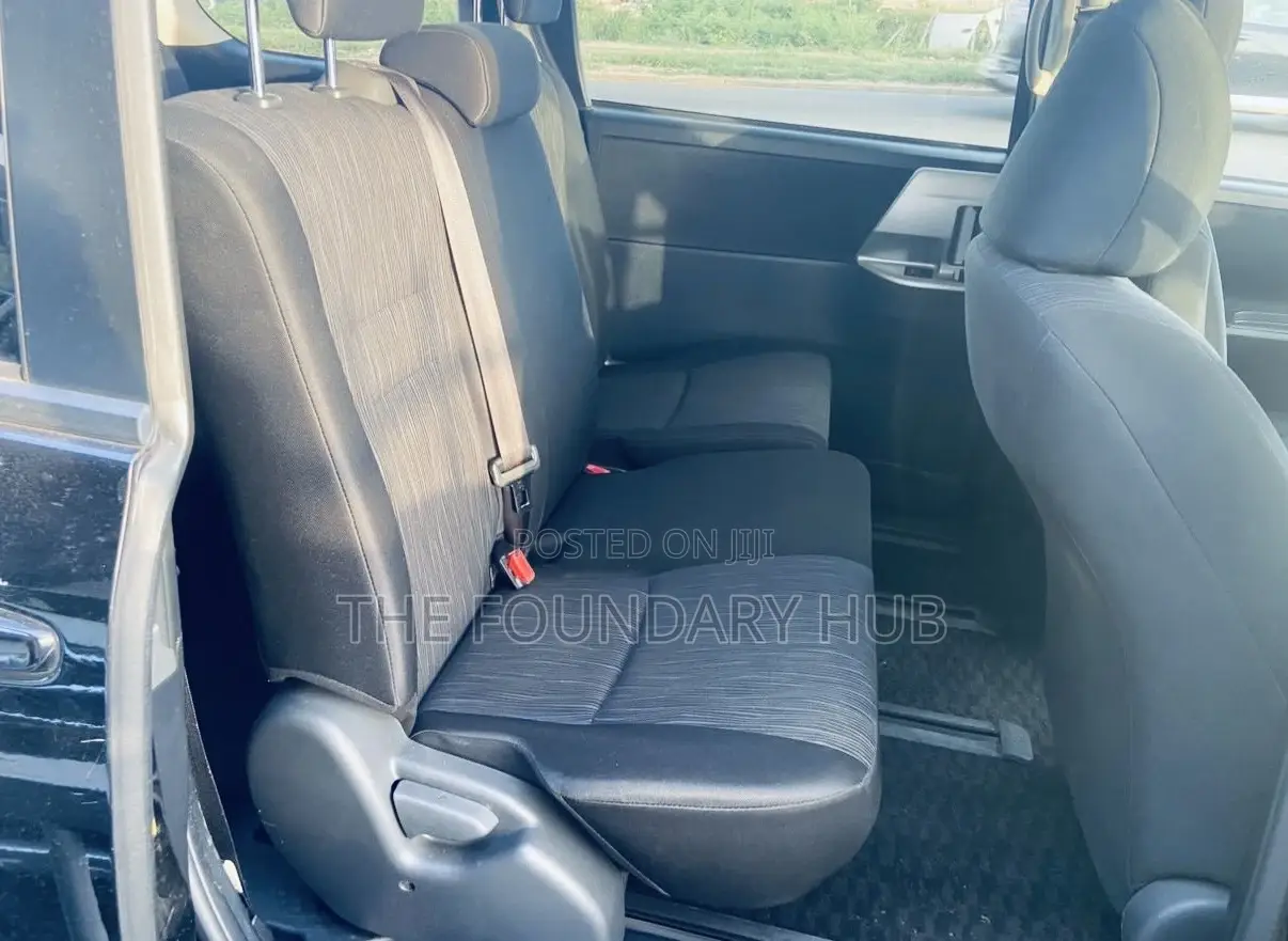 Toyota Voxy 2013 Black