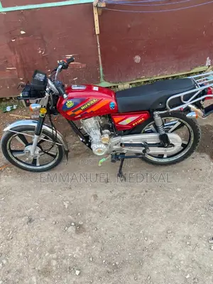 New Royal RY125 2025 Red