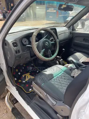 Nissan Hardbody 2014 White