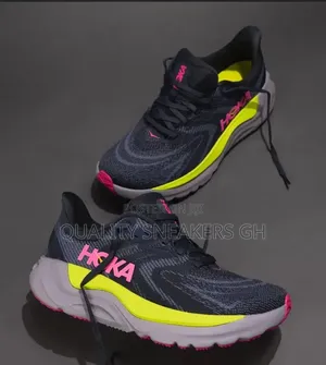 Hoka Arahi 8