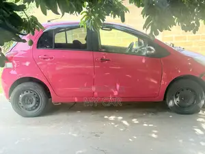 Toyota Vitz 1.5 FWD 5dr 2010 Pink