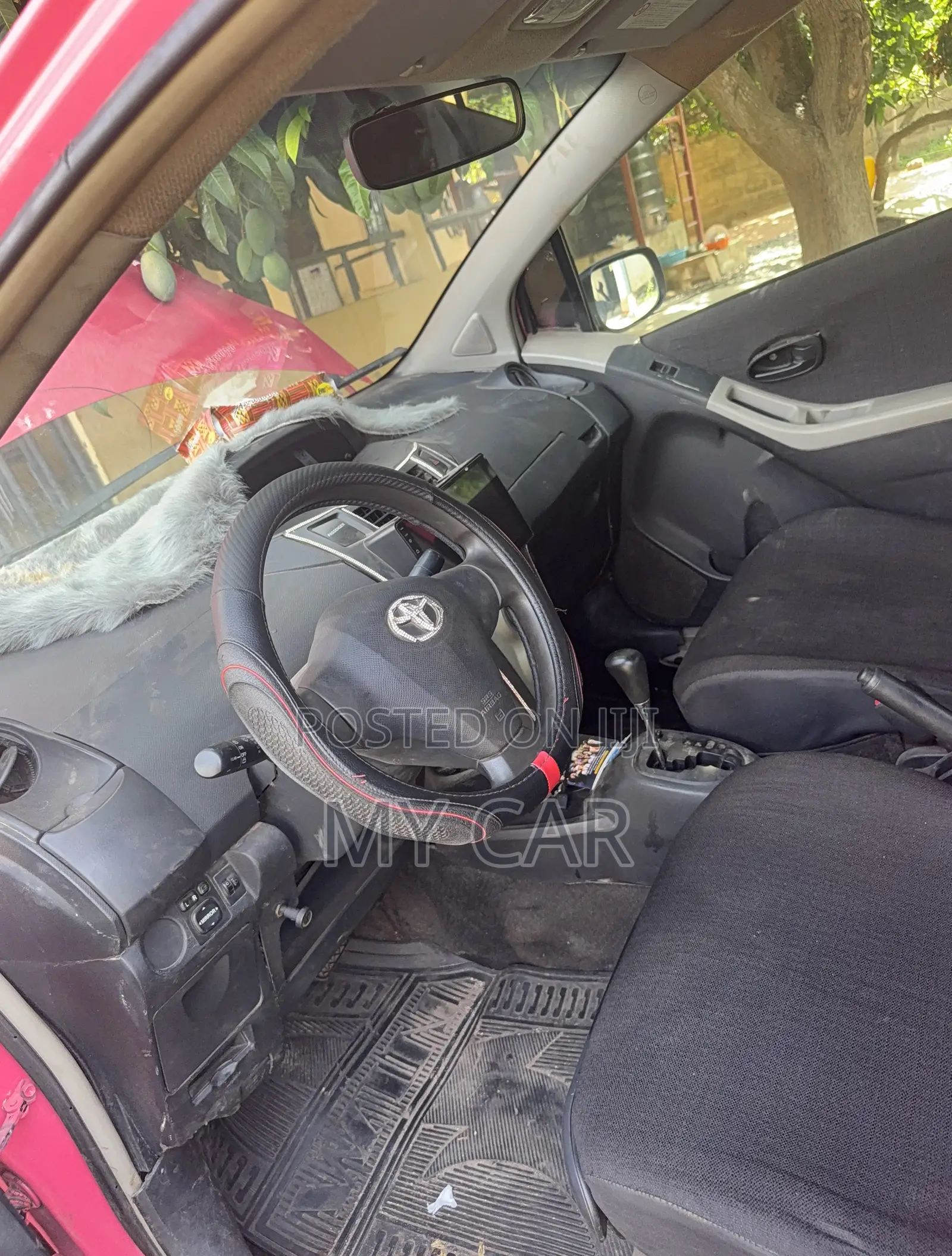 Toyota Vitz 1.5 FWD 5dr 2010 Pink