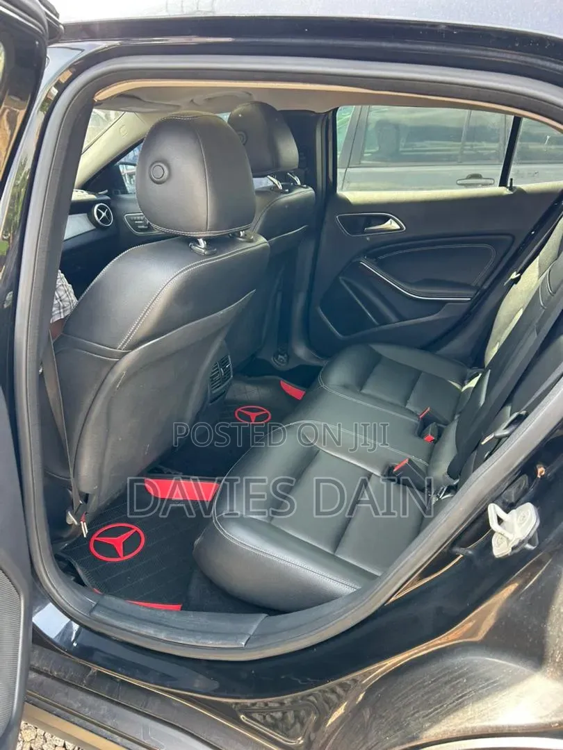 Mercedes-Benz GLA 250 2015 Black