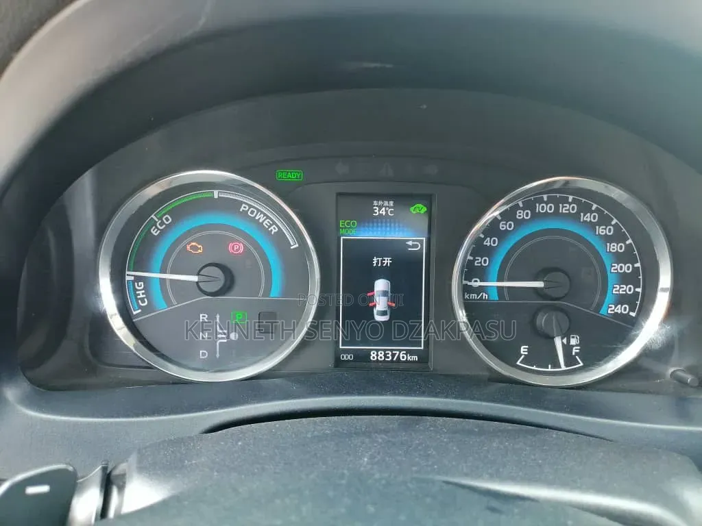 Toyota Corolla SE (1.8L 4cyl 2A) 2019 White