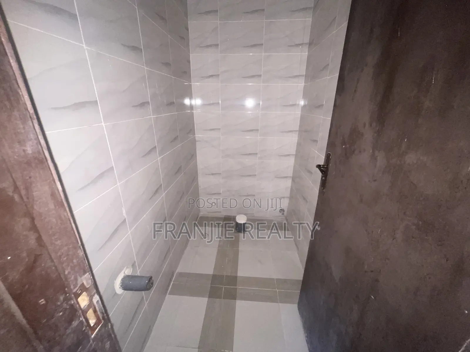 Shop/Office Spaces for Rent at Odorkor.