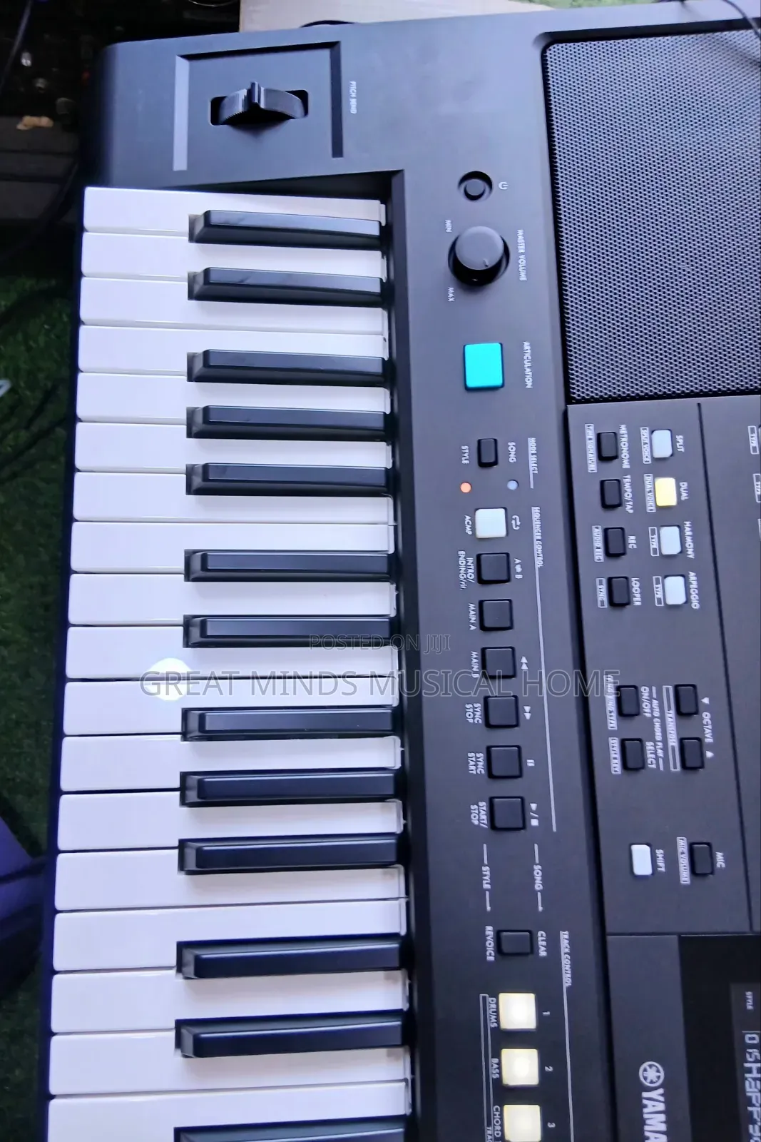 Yamaha PSR E483 Professional Keyboard