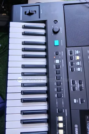 Yamaha PSR E483 Professional Keyboard