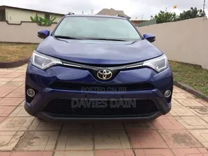 Toyota RAV4 LE 4dr SUV (2.5L 4cyl 6A) 2018 Blue