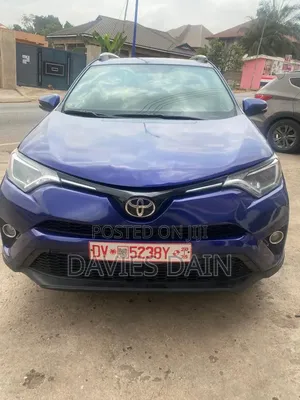 Toyota RAV4 LE 4dr SUV (2.5L 4cyl 6A) 2018 Blue