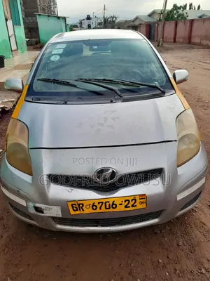 Toyota Vitz 1.3 AWD 3dr 2010 Gray