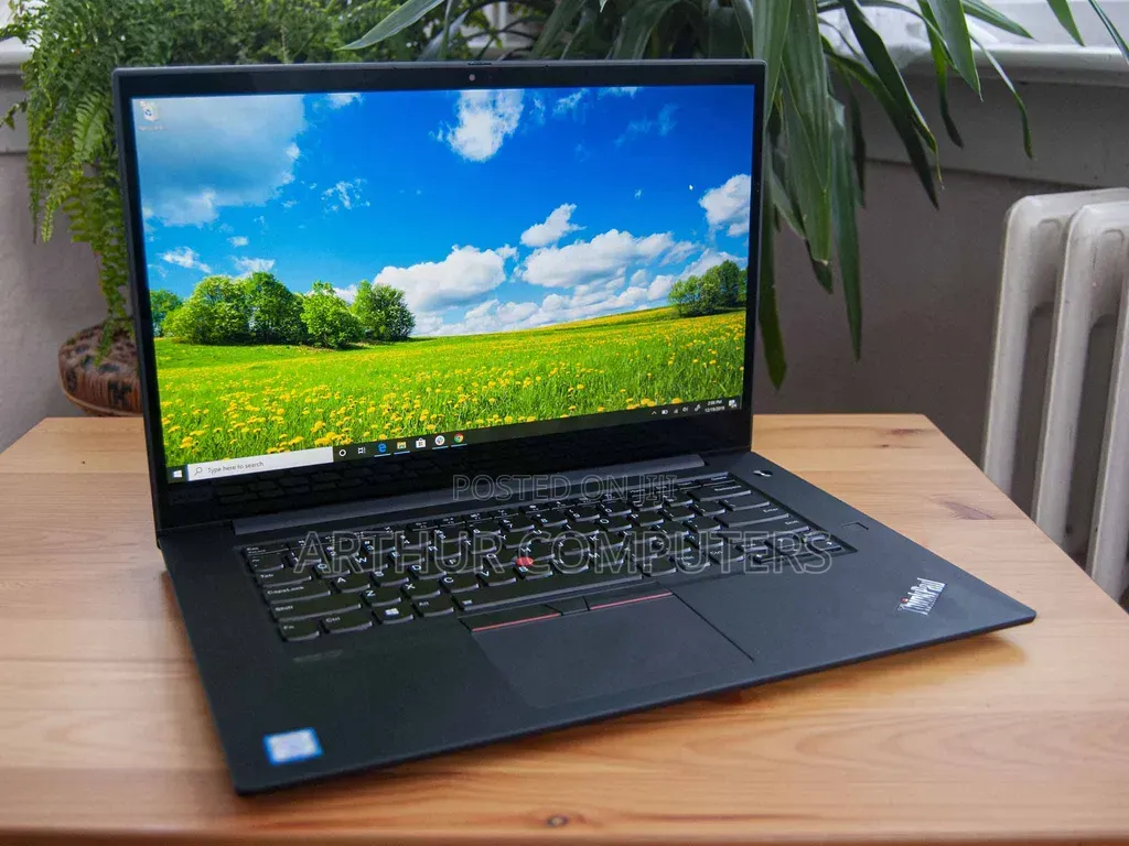 Laptop Lenovo ThinkPad X1 Carbon 16GB Intel Core i9 SSHD+SSD 512GB