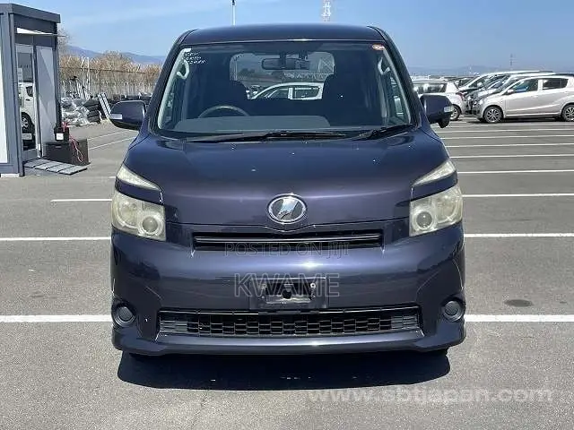 Toyota Voxy 2009