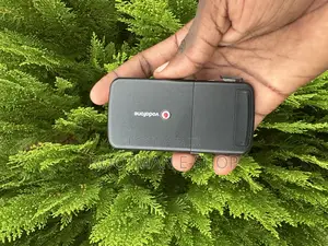Vodafone 830i Black
