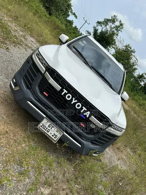 Toyota Land Cruiser 2024 White