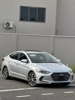 Hyundai Elantra Limited Sedan FWD (2.0L 4cyl 6A) 2017 Gray