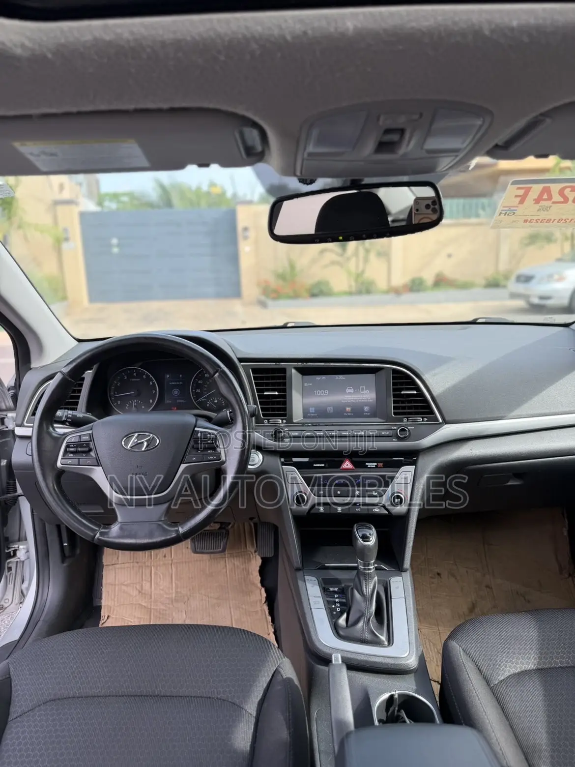 Hyundai Elantra Limited Sedan FWD (2.0L 4cyl 6A) 2017 Gray