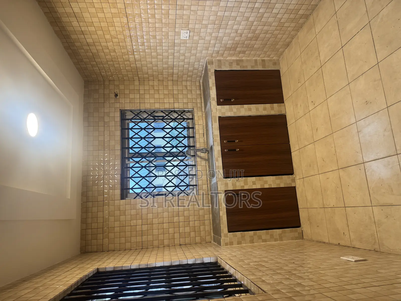 2bdrm Apartment in Community 16, Sakumono for rent