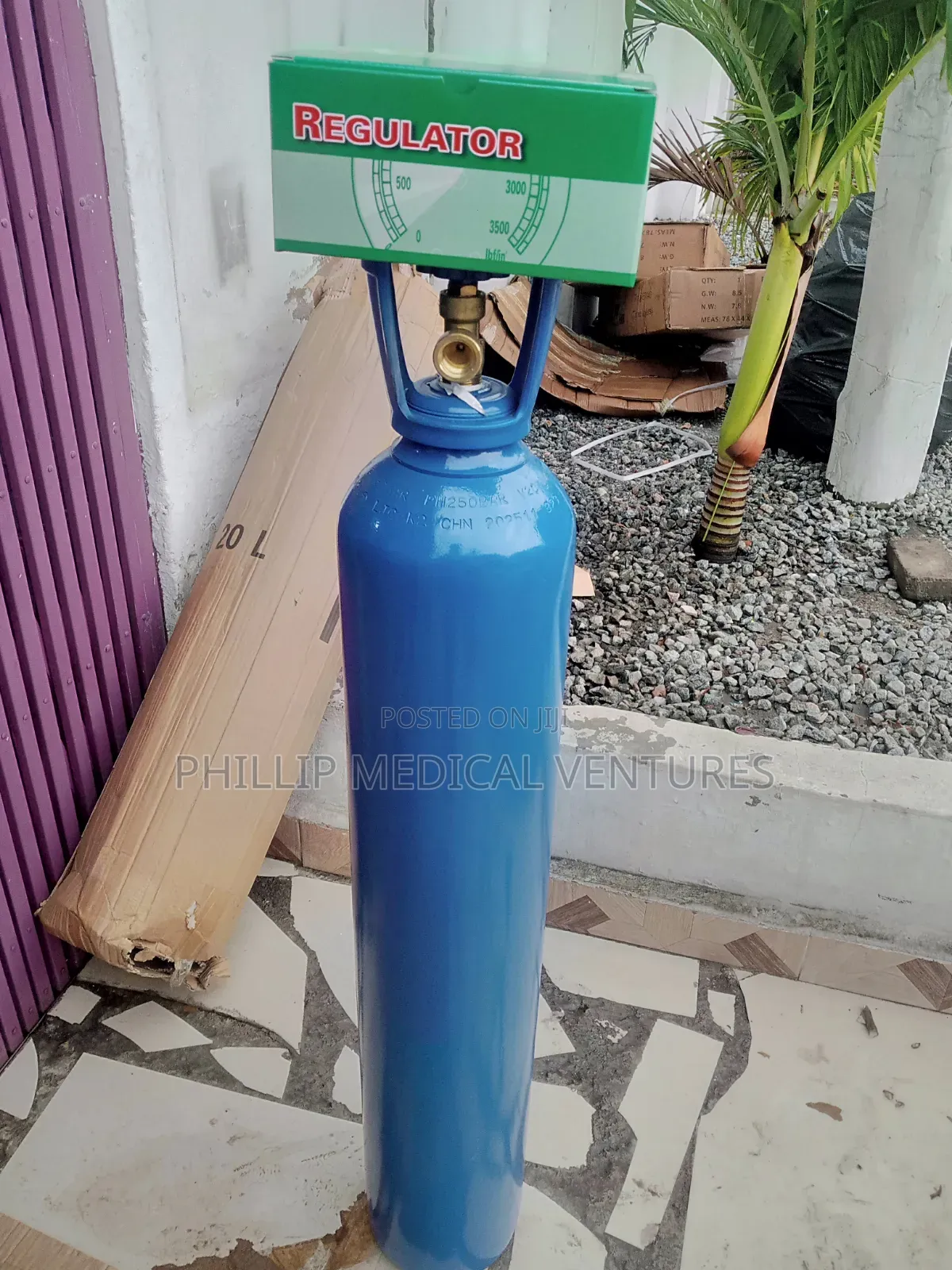 Oxygen Cylinder With Flowmeter (20 Liters)