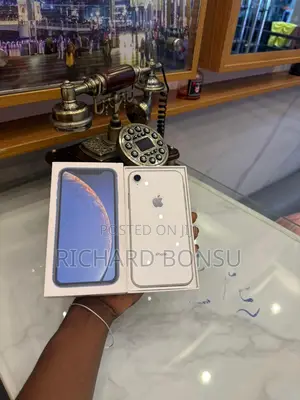 New Apple iPhone XR 128 GB White