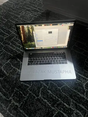 Laptop Apple MacBook Pro 2018 16GB Intel Core i7 SSD 512GB