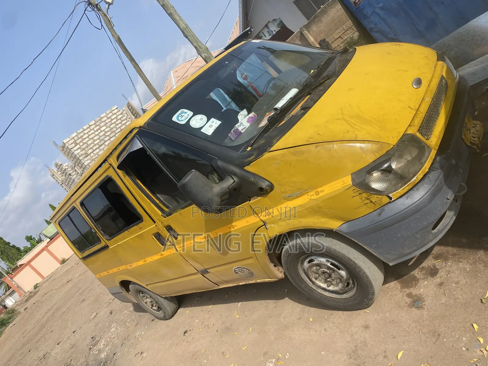 Ford Transit 2010 Yellow