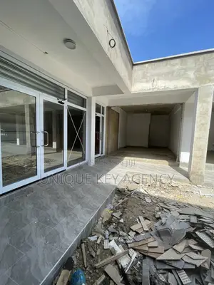 Double Shop for Rent in Circle