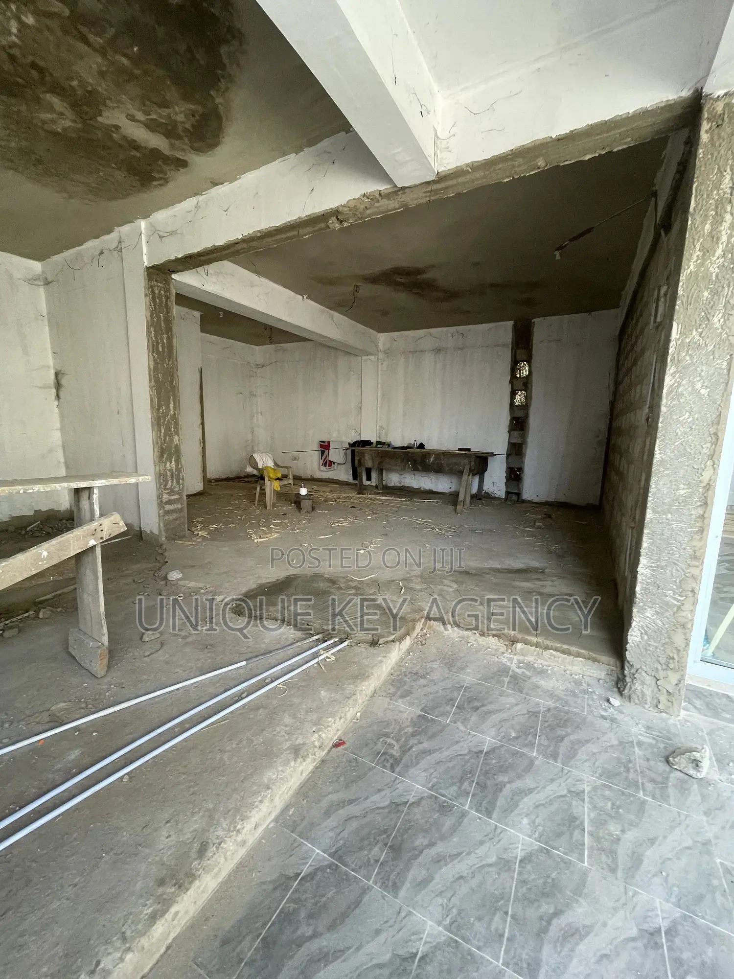 Double Shop for Rent in Circle