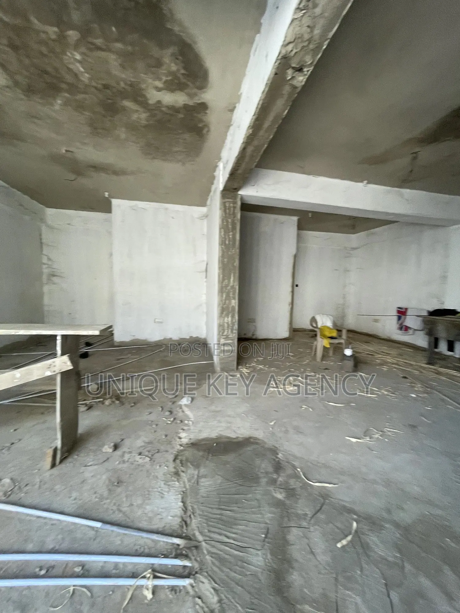 Double Shop for Rent in Circle