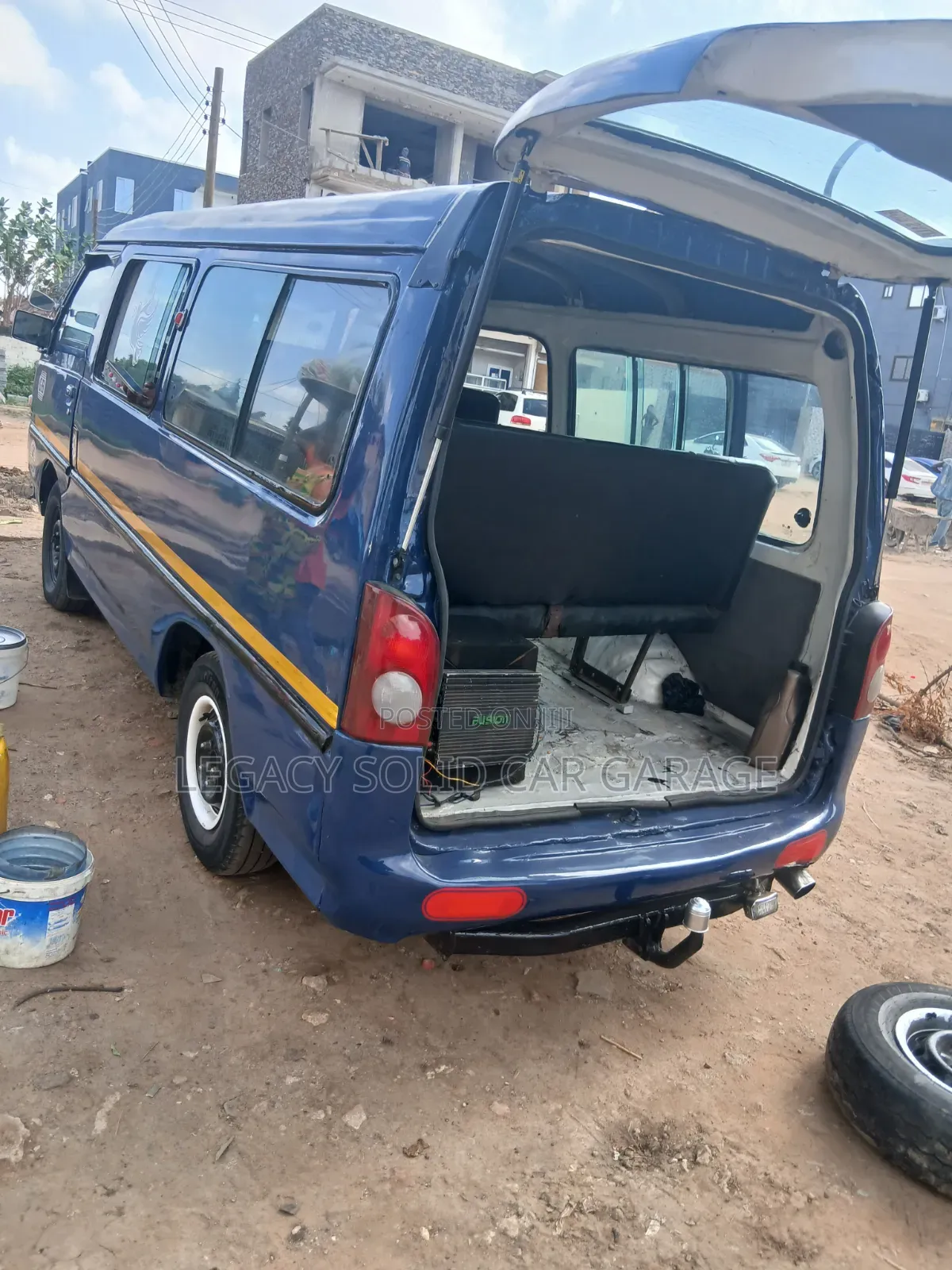 Hyundai H200 2001 Blue