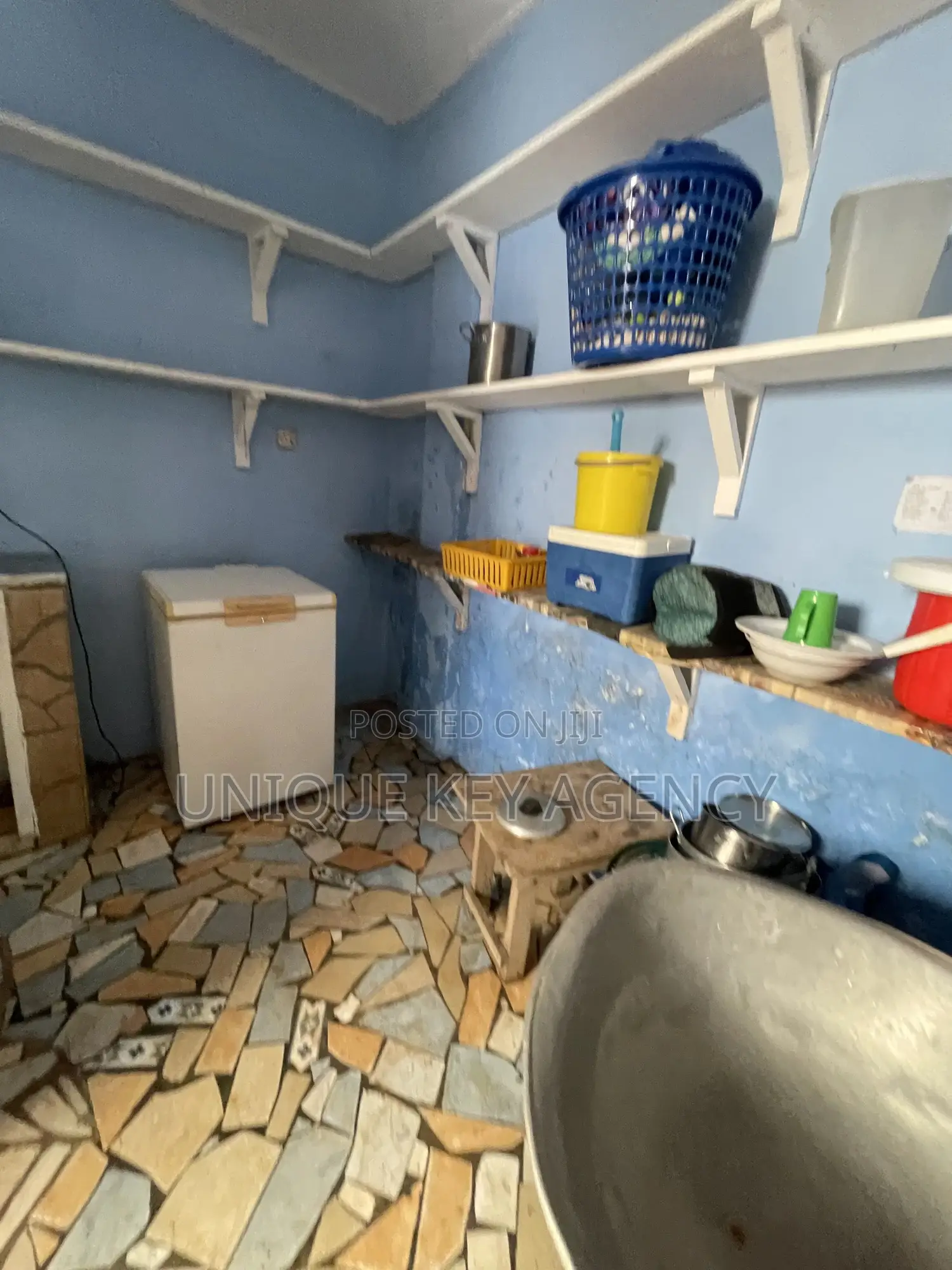 Single Room With Shared Kitchen And Bathroom