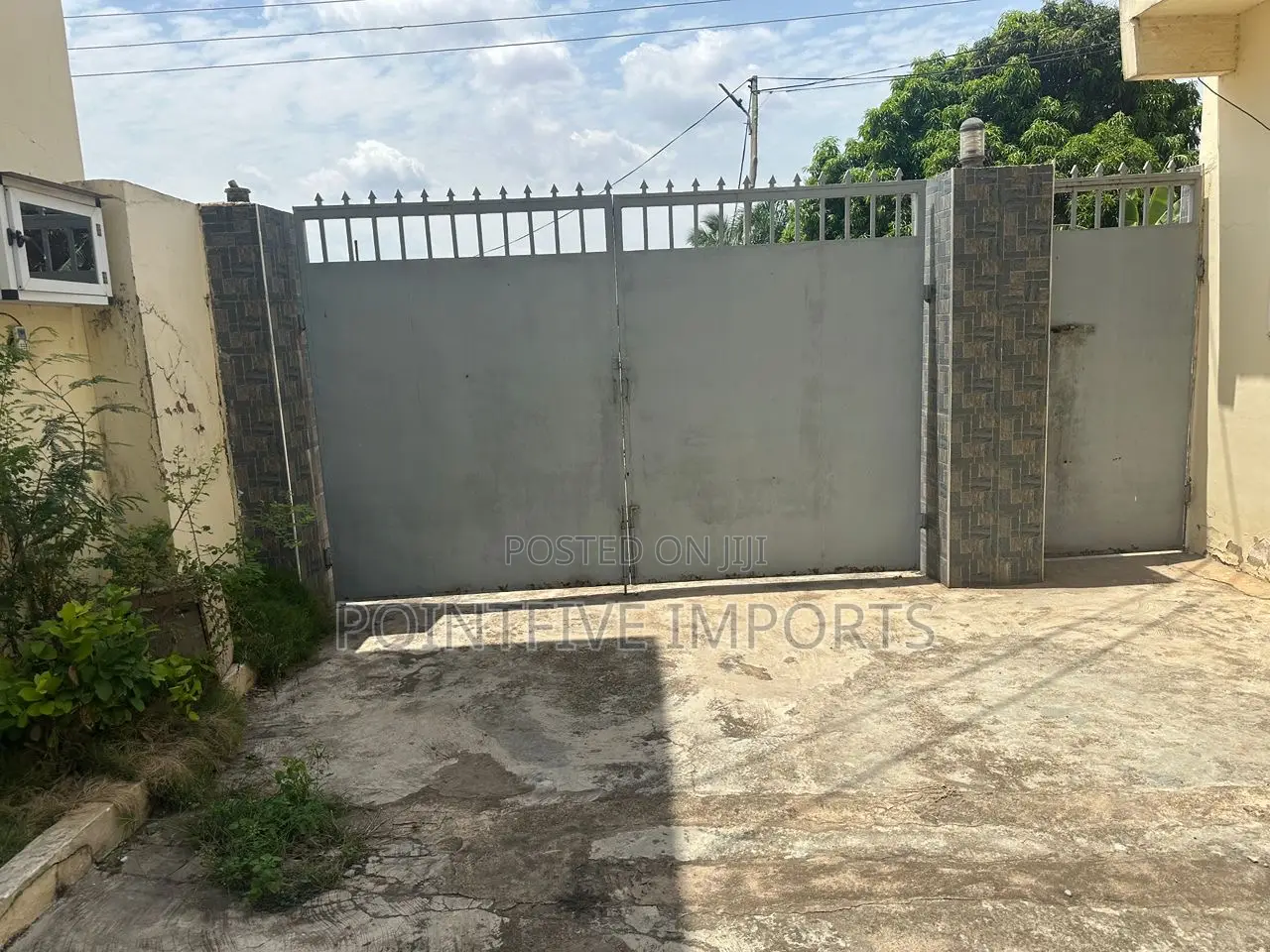 4bdrm Apartment in Pokuase for rent